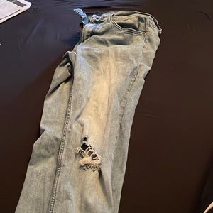 light wash distressed hot topic stretch denim 30x32